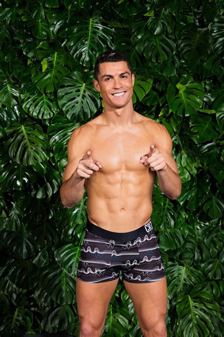Cristiano Ronaldo’s Underwear Campaign — See The Sexy CR7 Photos – Hollywood Life