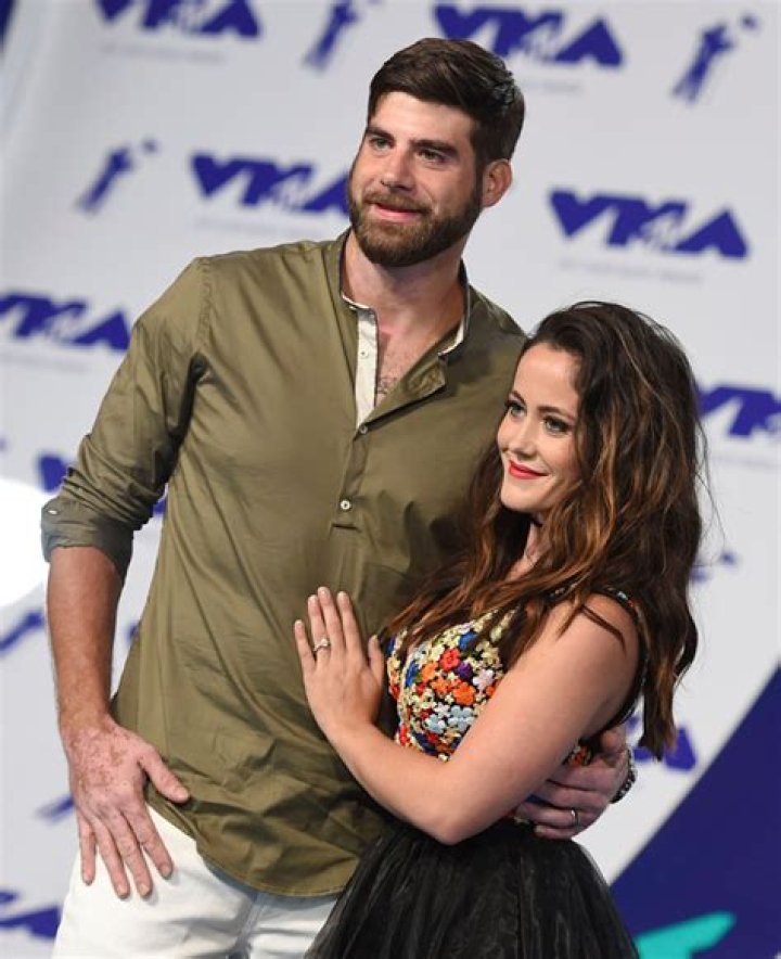 Jenelle Evans’ Kids Removed From Home After David Eason Kills Her Dog – Hollywood Life