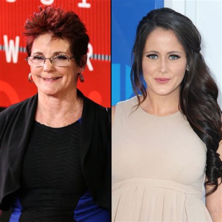 Jenelle Evans Reunites With Mom Barbara After Custody Battle – Hollywood Life
