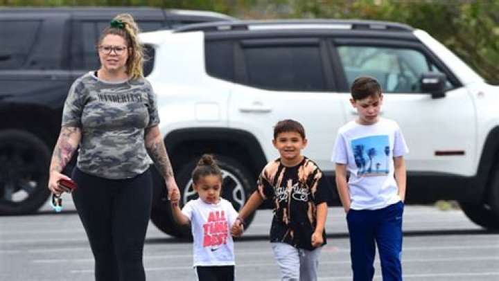 Kailyn Lowry Seemingly Confirms Birth Of Fifth Baby: Interview – Hollywood Life