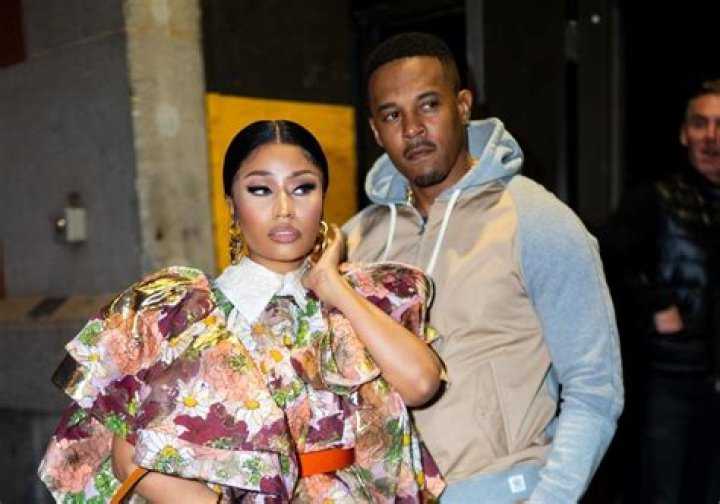 Nicki Minaj & ‘Bae’ Kenneth Petty Hold Hands & Snuggle During Romantic Date Night In Paris