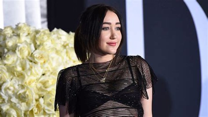 Noah Cyrus Rocks Blue See-Through Dress For Paris Fashion Week: Photos – Hollywood Life