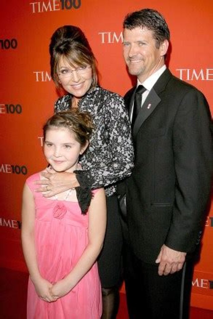 Who Is Todd Palin? 5 Things On Sarah Palin’s Former Husband – Hollywood Life